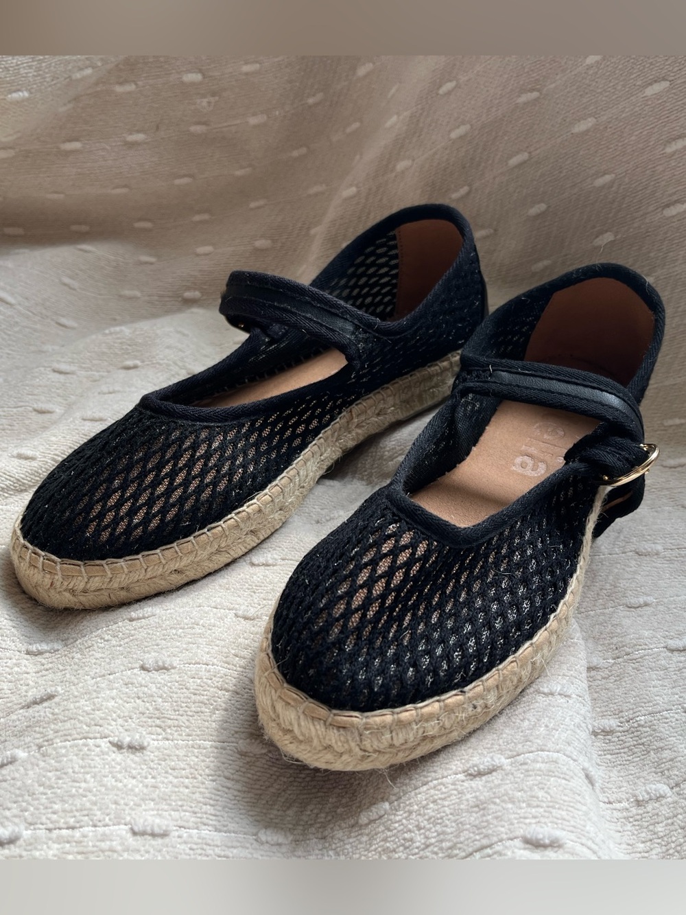 Jutelia Black Mesh Flats